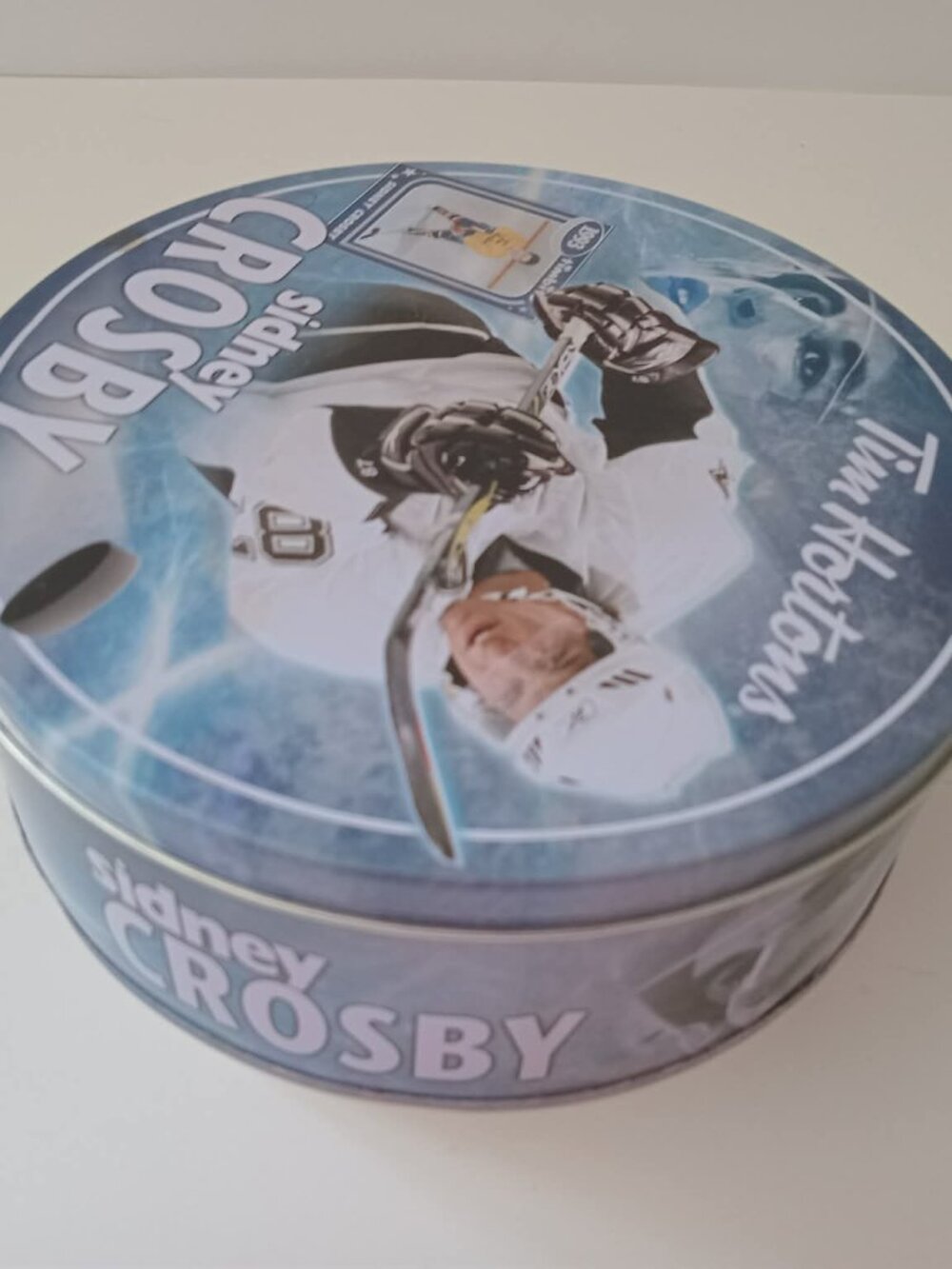 Sidney Crosby Penguins Tim Horton's 100 Piece Puzzle with Collectible Tin 2009 - Picture 6 of 14
